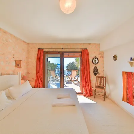 Kertenkele Villa Kaş